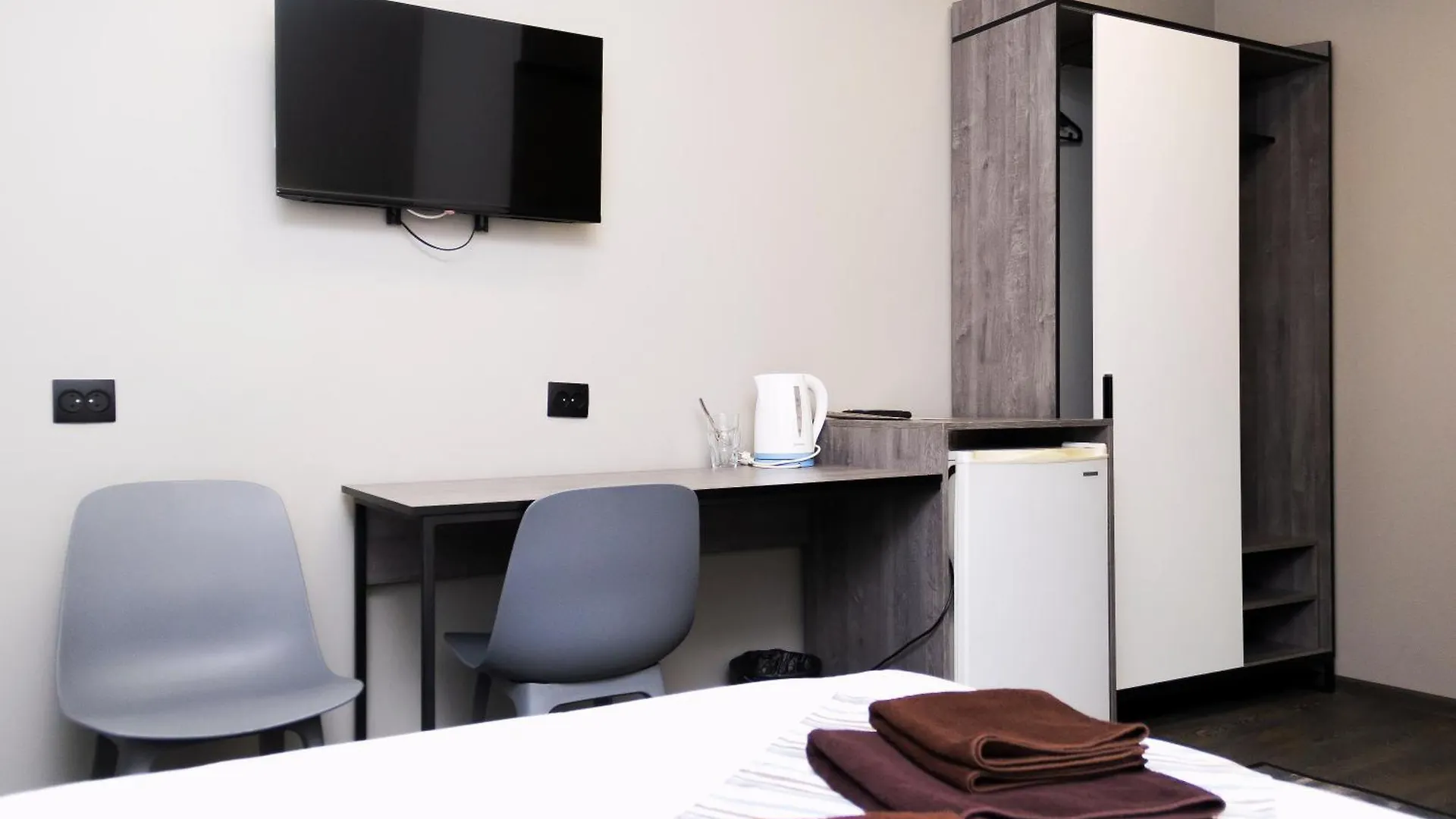 Hotel Tahar Алматы