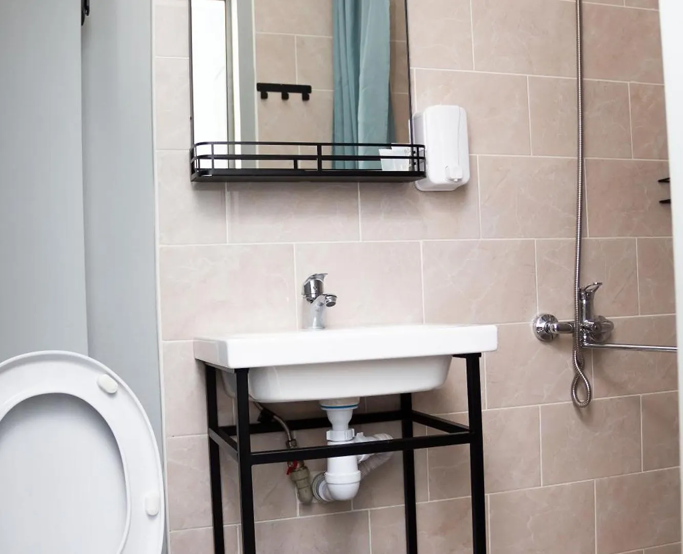 Hotel Tahar Almaty